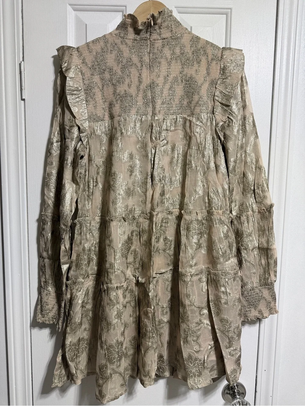 NWT Elan champagne gold foiled tiered long sleeve turtleneck cocktail dress M